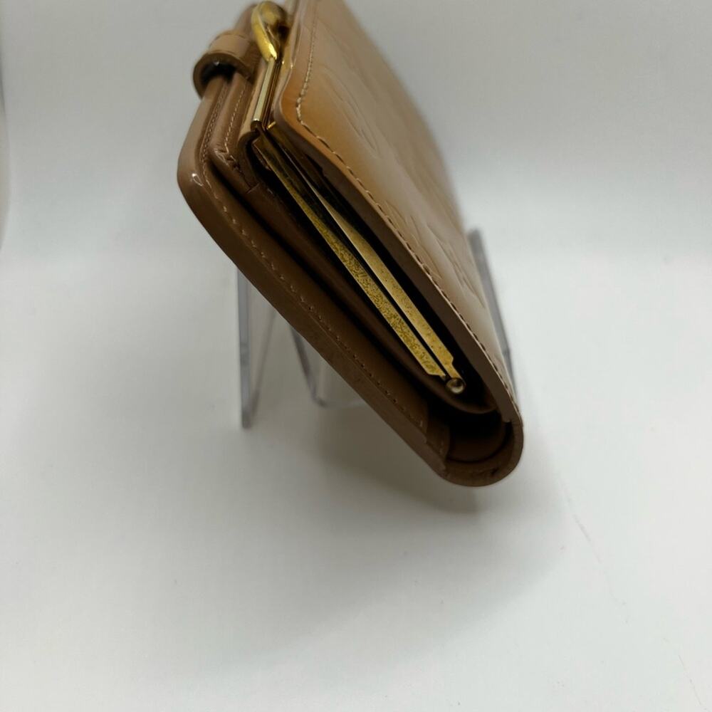 GUC Louis Vuitton Tan Vernis Bifold Kisslock Wallet - Picture 3 of 8